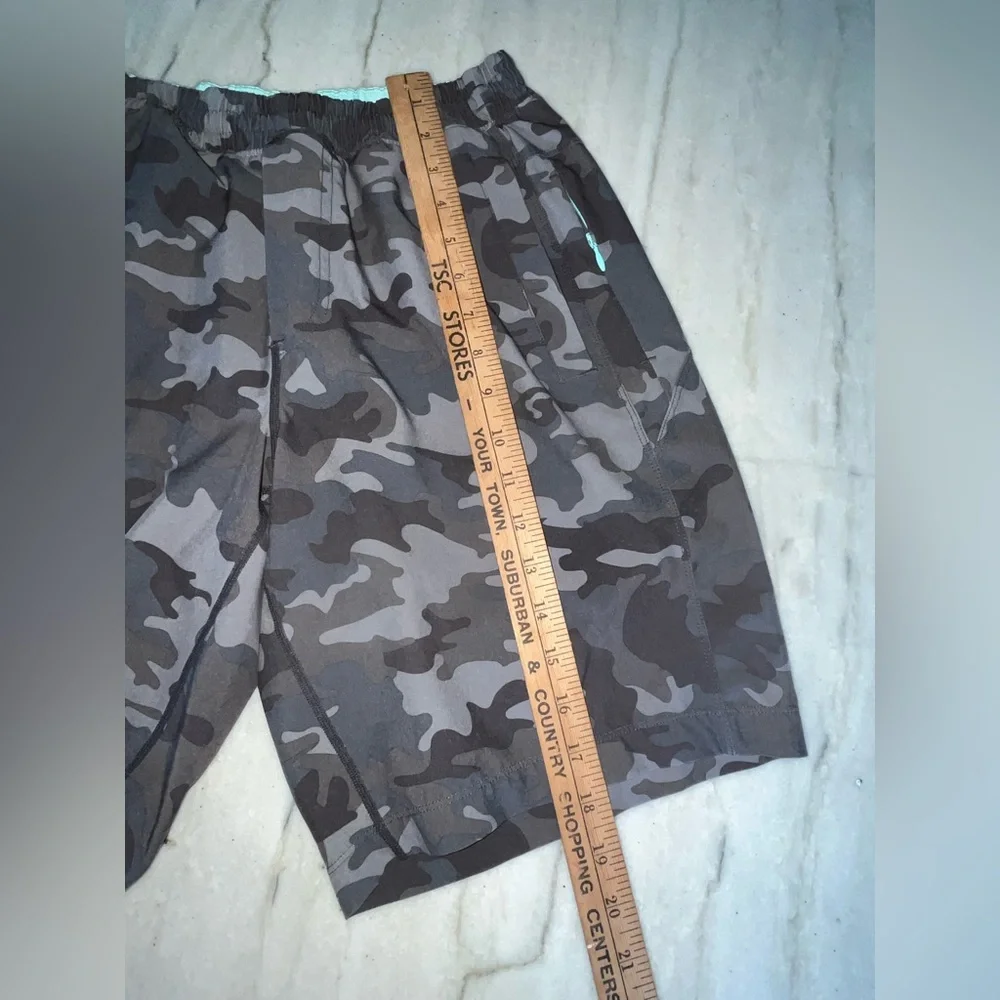 BIRDDOGS GRAY CAMO GYM SHORTS LONG 9” sz Small built in Underwear - Picture 8 of 10